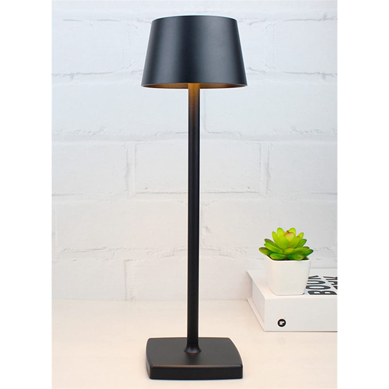Lahela Metal Table Lamp, Black
