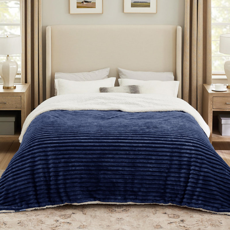 Couvre-lit en polaire Sherpa, très doux réversible avec chaleur douillette, motif rayé pour un confort de tous les jours