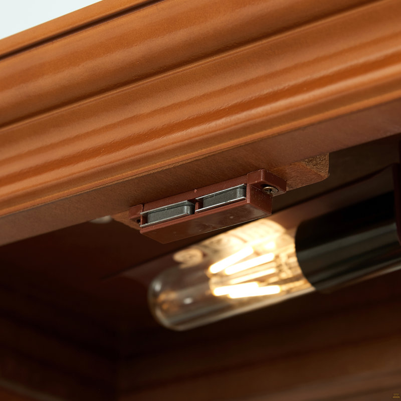 Armoire lumineuse Curio avec tablettes réglables, Noyer
