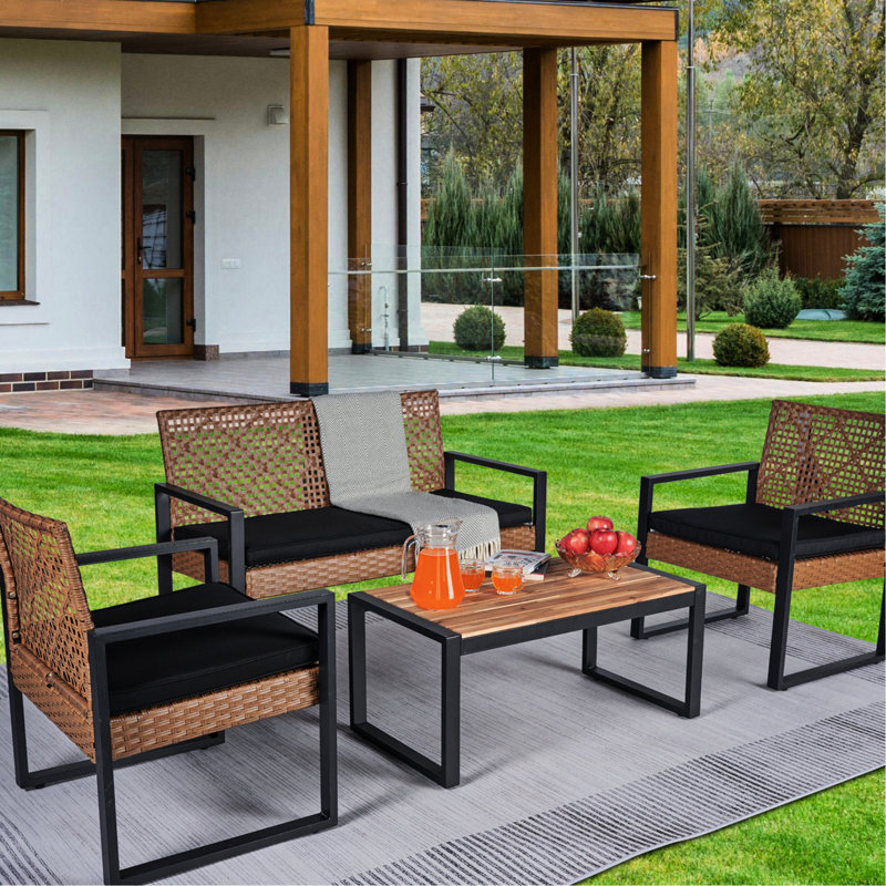 Mobilier de balcon extérieur 4 : Table de jardin en bois, confortable et élégante, plateau en bois brun, construction