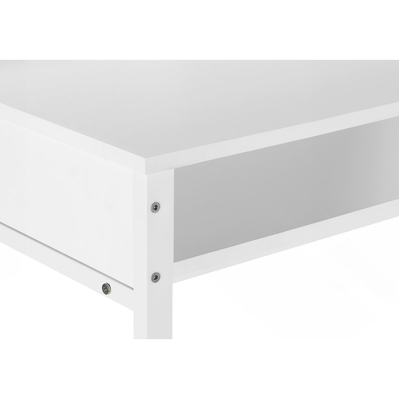 Bureau d'ordinateur moderne avec huche et tablettes ouvertes pour les espaces de travail à domicile.