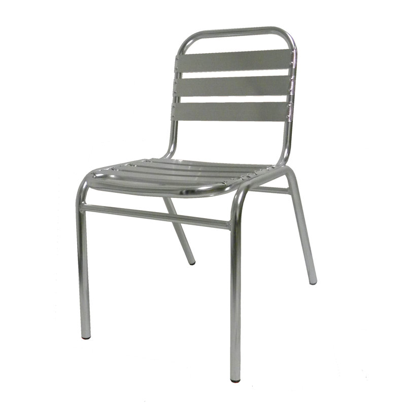Chaise de patio empilable Farnum