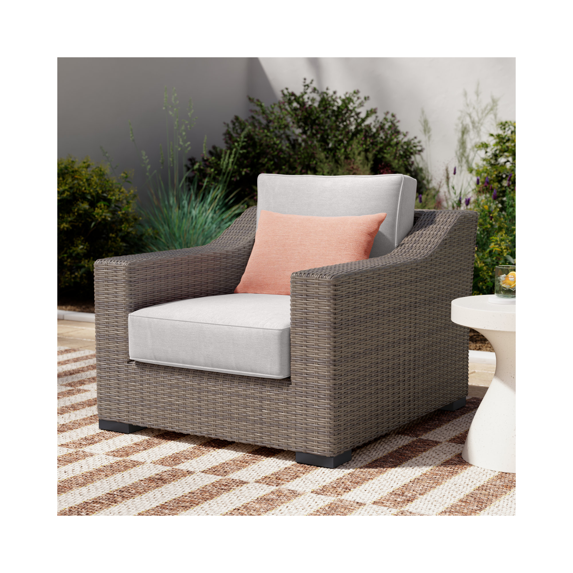 Manhattan Outdoor Lounge Chair with Cushions