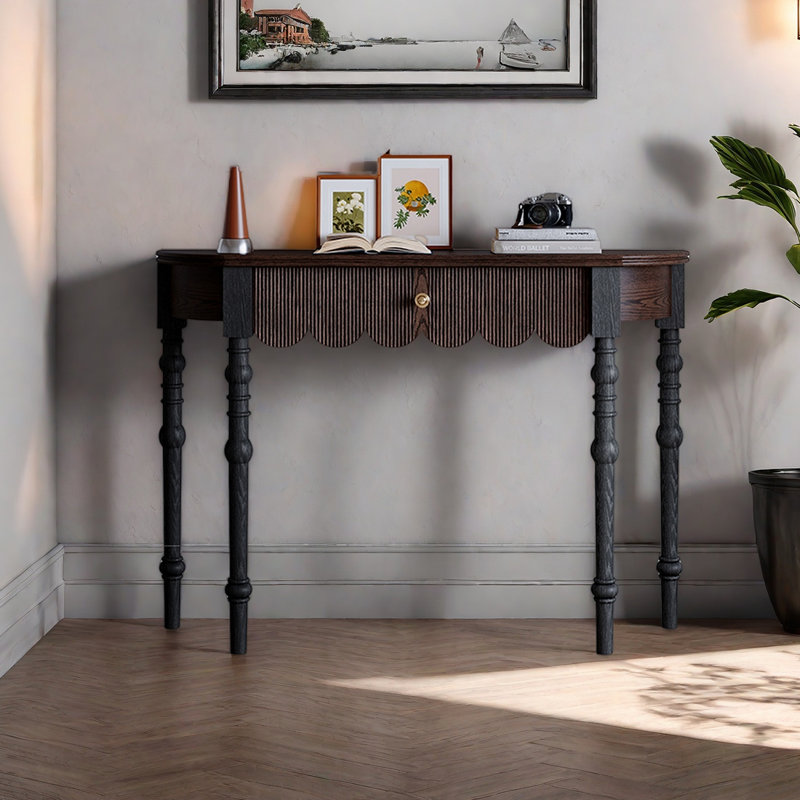Console semi-circulaire en bois de style français