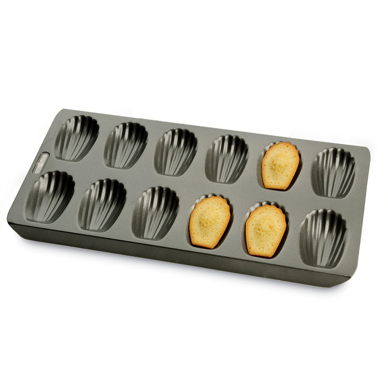 Chicago Metallic Professional 12-Cup Non-Stick Madeleine Pan