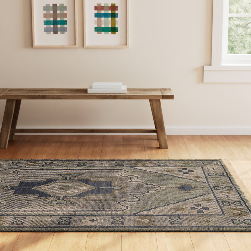 Aris Oriental Indoor Rug, Rectangle 5' x 8'
