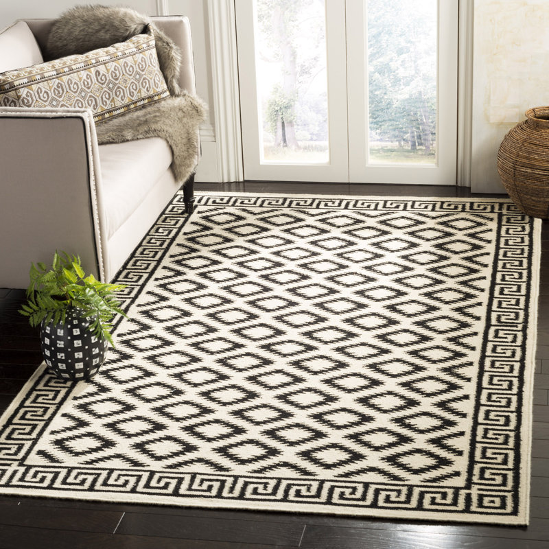 Estevez Hand Woven Flat Weave Wool Geometric Rug, Rectangle 6' x 9'