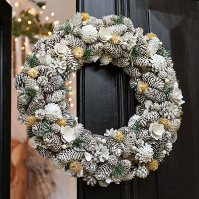 Giant Morning Frost 51cm Dried Wreath