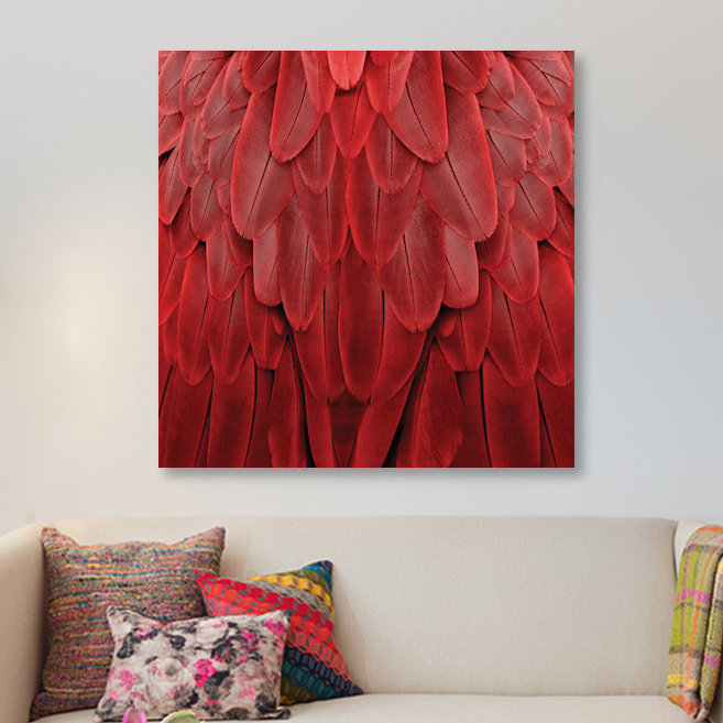 «Feathered Friend in Red», reproduction de photo sur toile, H 48 po x l 48 po x P 1,5 po