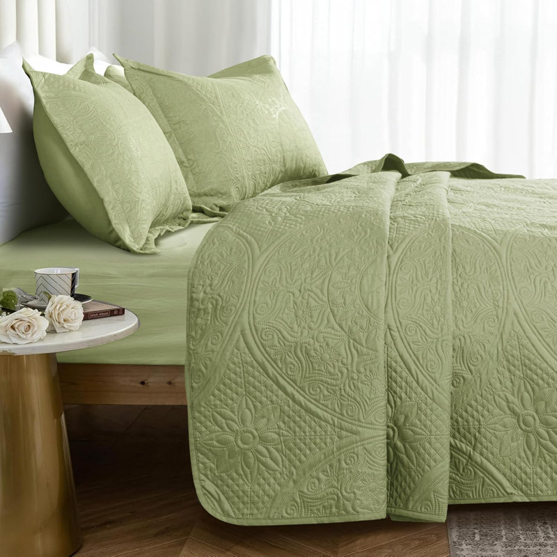 Lightweight Summer Bedspreads - 3 Piece Oversized Quilt Set - Reversible Coverlet Set - California King Size