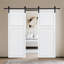 Double porte à 2 panneaux de style chalet de 3/4 po d'épaisseur 24 po X 80 po Porte de grange coulissante en MDF blanc avec trousse de quincaillerie-132739522