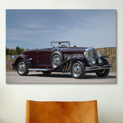 Lyall «1935 Duesenberg Model J Murphy Convertible Coupe Floral Deer I» par Cleonique Hilsaca - Giclée sur toile tendue avec châssis