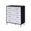 Commode Glam, coffre texturé argenté avec poignées dorées