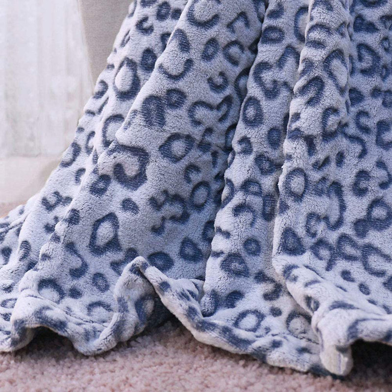 King Size Blue Knitted Fleece Blanket with Leopard Print