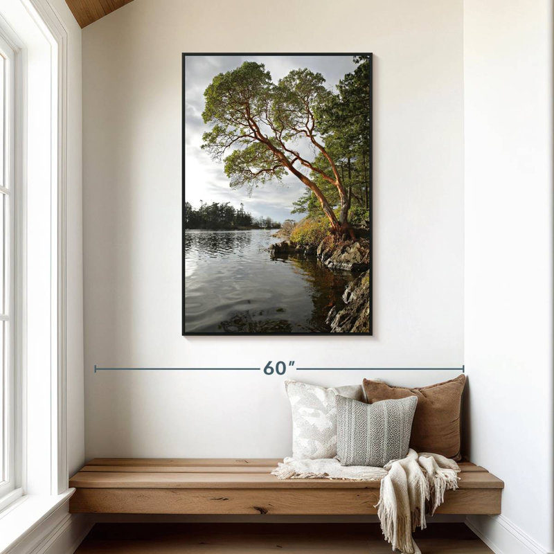 Arbousier au bord de l'eau, 31 po x 46 po, Cadre flottant noir