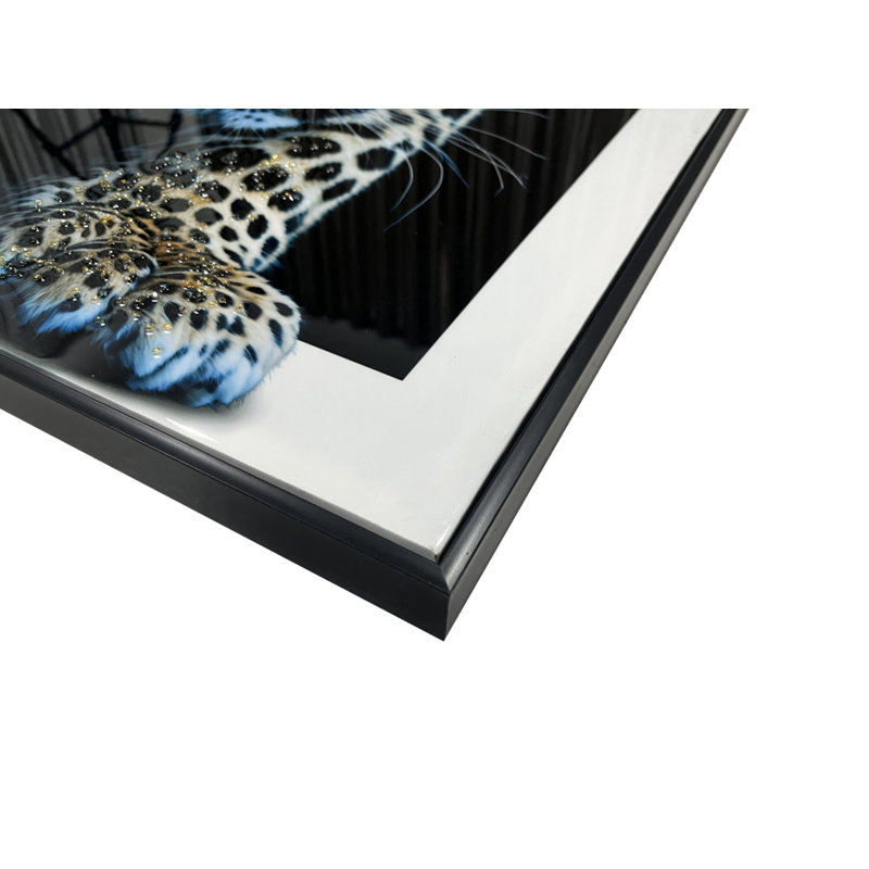 Midnight Stalker II - 32 po x 24 po - Toile brillante avec encadrement de pierres