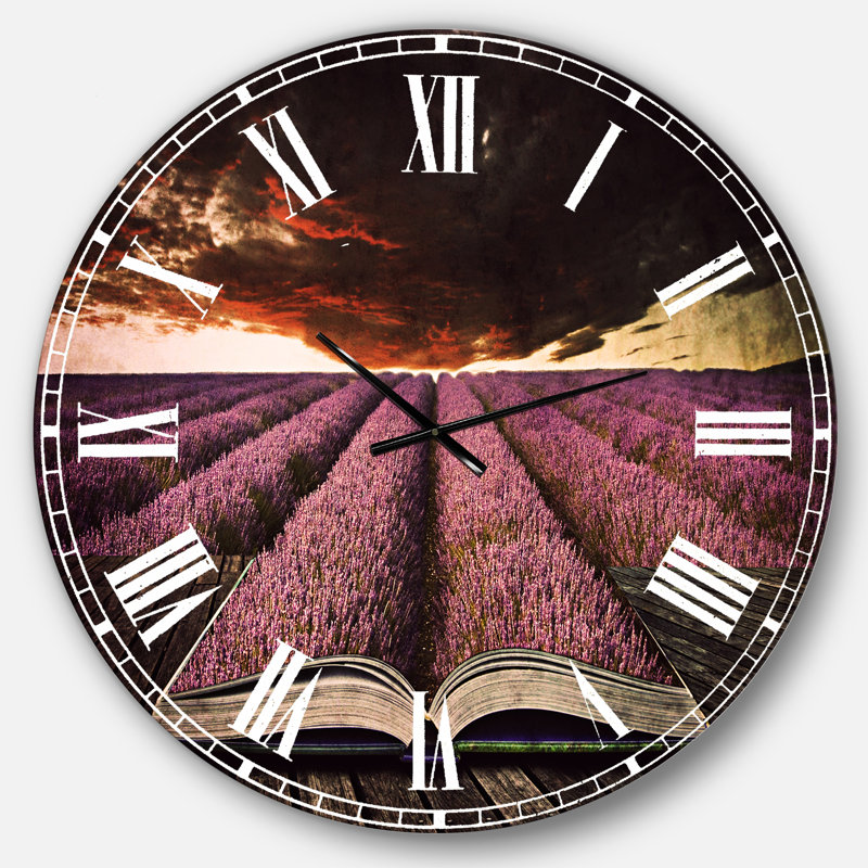 Book Open to Lavender Field - Horloge murale traditionnelle, Surdimensionné