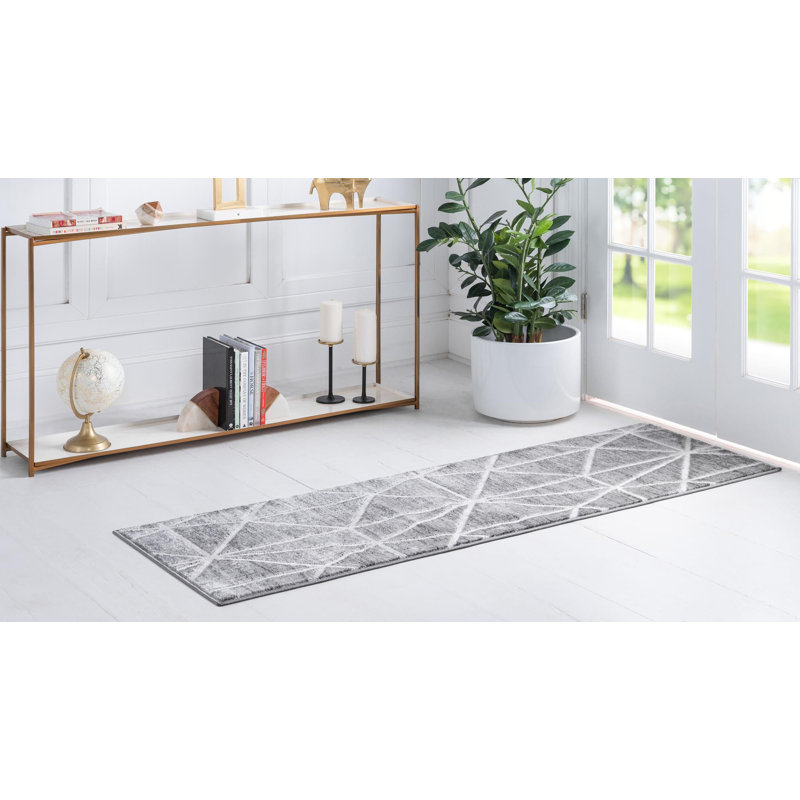 Tapis géométrique gris foncé / ivoire Oceola, Tapis de couloir 2 pi x 6 pi 1 po