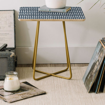Table de bout à pieds croisés