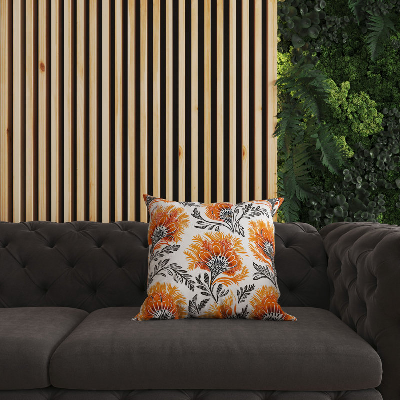 Coussin décoratif intérieur / extérieur Whimsical Wilds, H 18 po x l 18 po, Blanc / orange