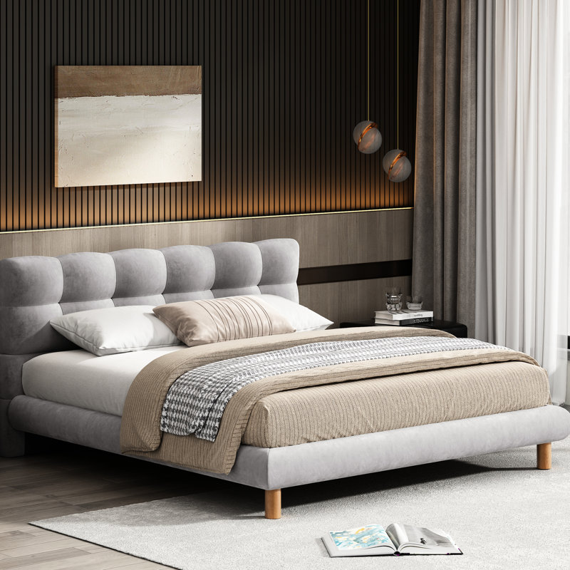 Lit double confortable gris avec tête de lit et structure en forme de biscuit, revêtement en chenille, pieds en bois d'hévéa stables pour 12 nuits reposantes