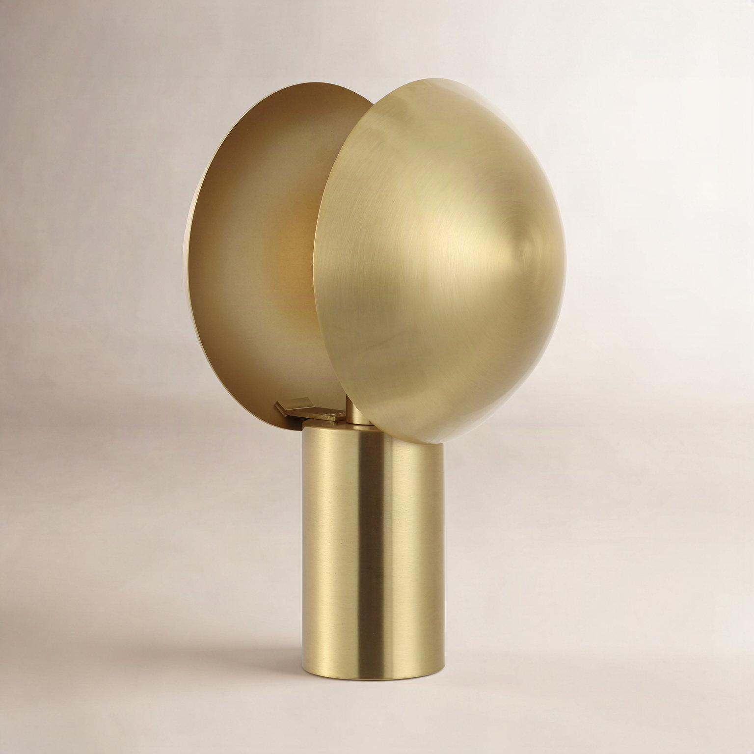 Sahand Metal Novelty Lamp