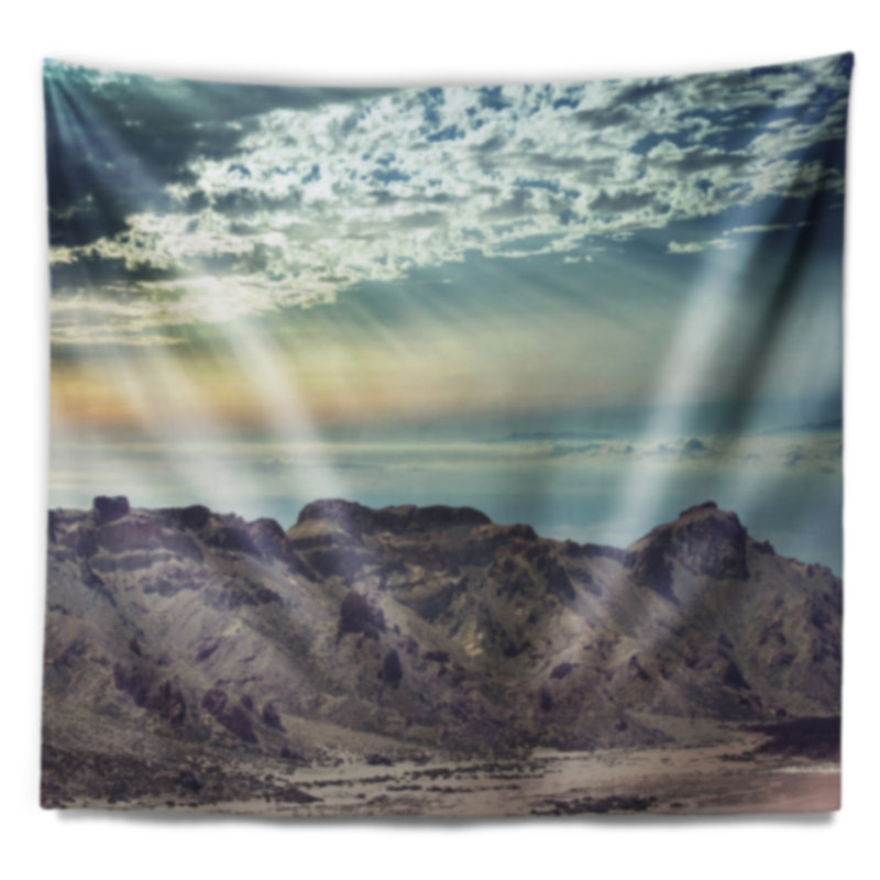 Montagnes à distance dans la tapisserie du matin, H 32 po x l 39 po