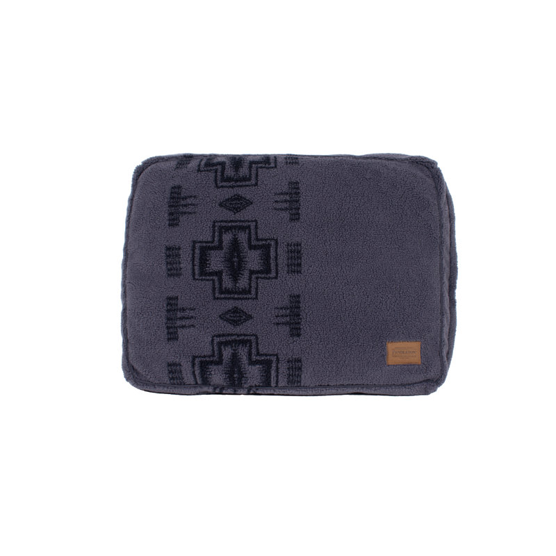 Pendleton Pet Napper, Harding Tonal Gray, Small (28"w x 20"d x 4"h)