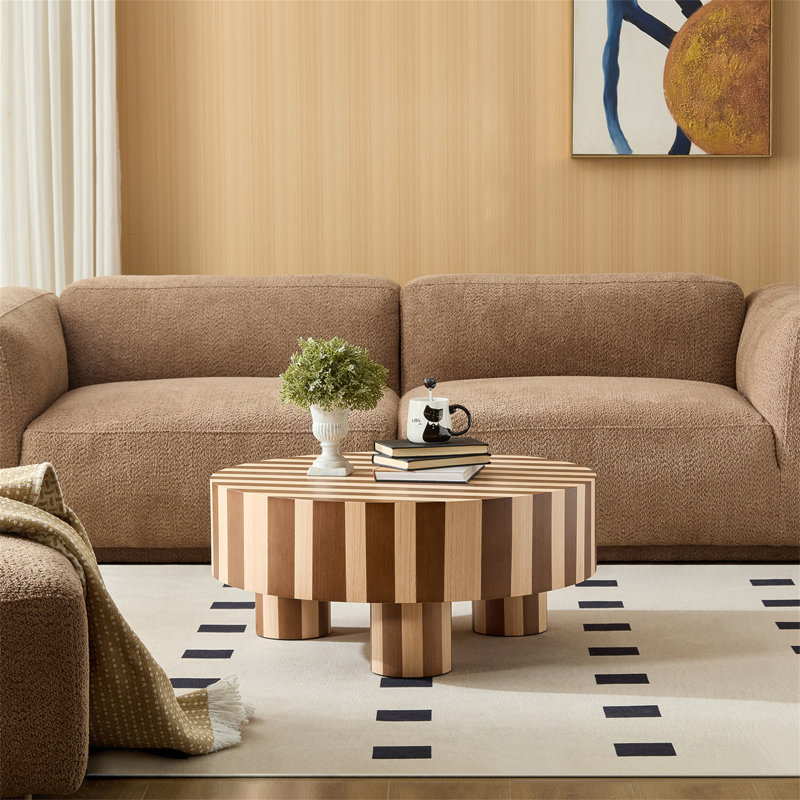 Table basse ronde en bois pour le salon