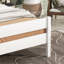 Lit simple en blanc, fabriqué en bois d'hévéa, tête de lit et rangement - pour les petits espaces, structure solide blanche faite de matériau adaptable aux zones, ambiance de chambre à coucher confortable, assemblage facile-38861704