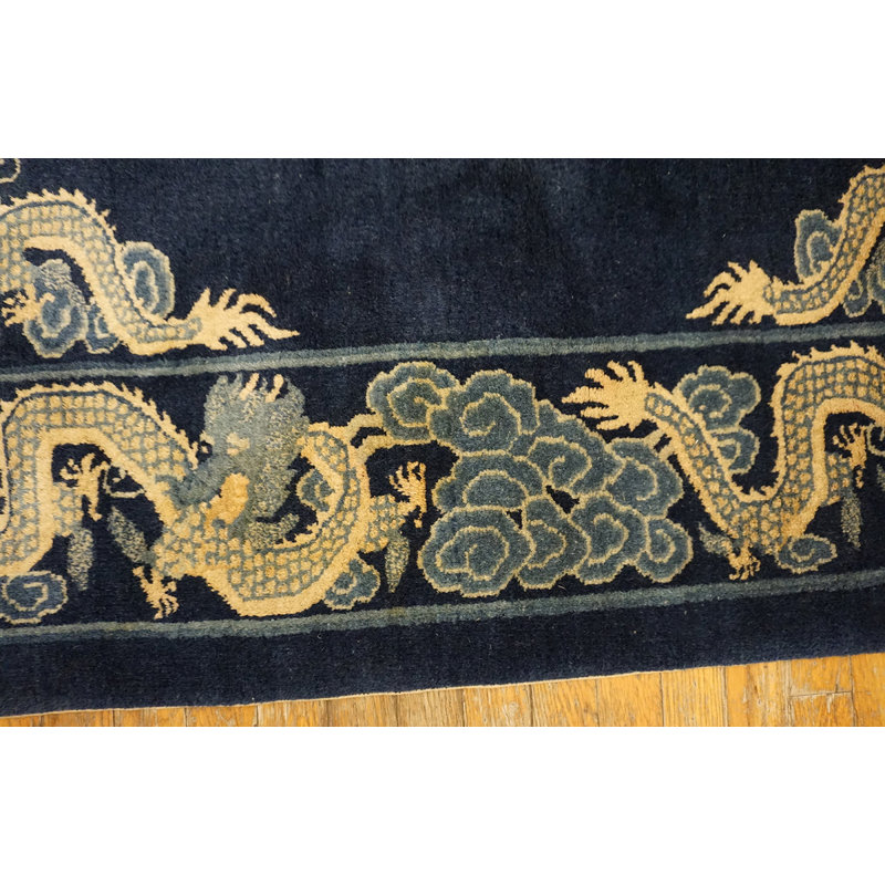 Tapis rectangulaire chinois en laine noué à la main de style chinois antique des années 1900
