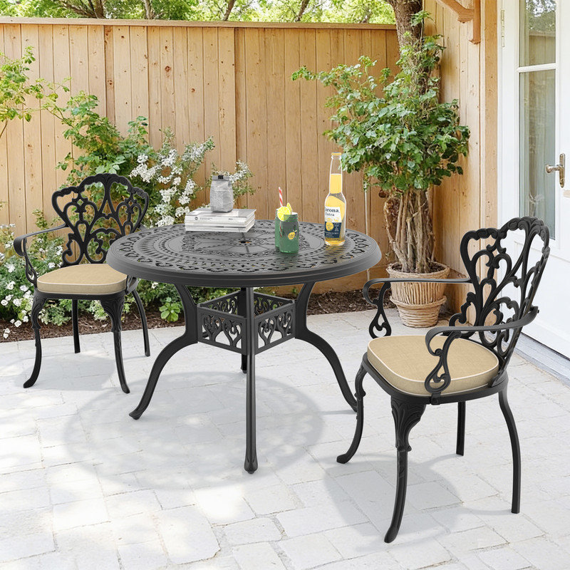 Ensemble de salle à manger bistro 3 pièces en fonte d'aluminium, table ronde de 100 cm avec trou pour parasol et 2 fauteuils avec coussins beiges