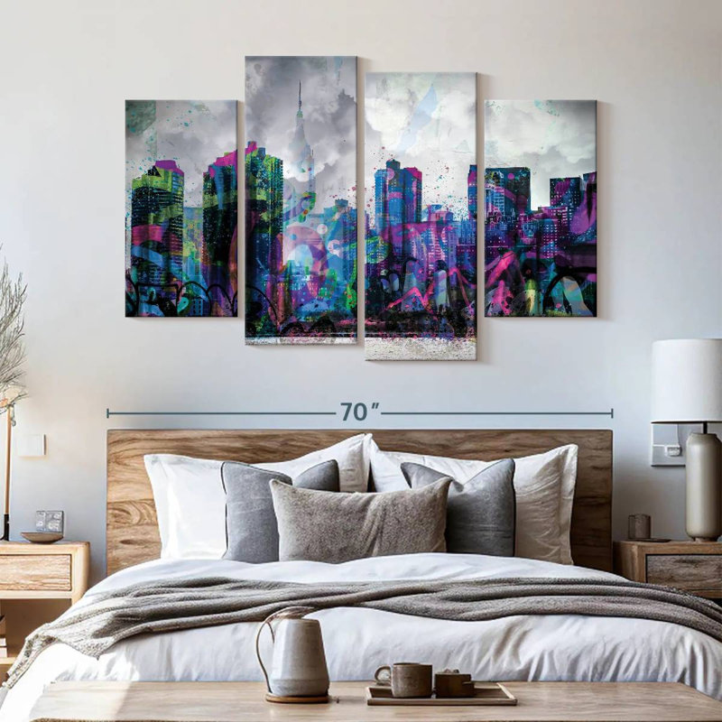 «New York City Graffiti Overcast New York», reproduction sur toile 4 pièces par Harper D., H 42 po x l 68 po x P 1,25 po
