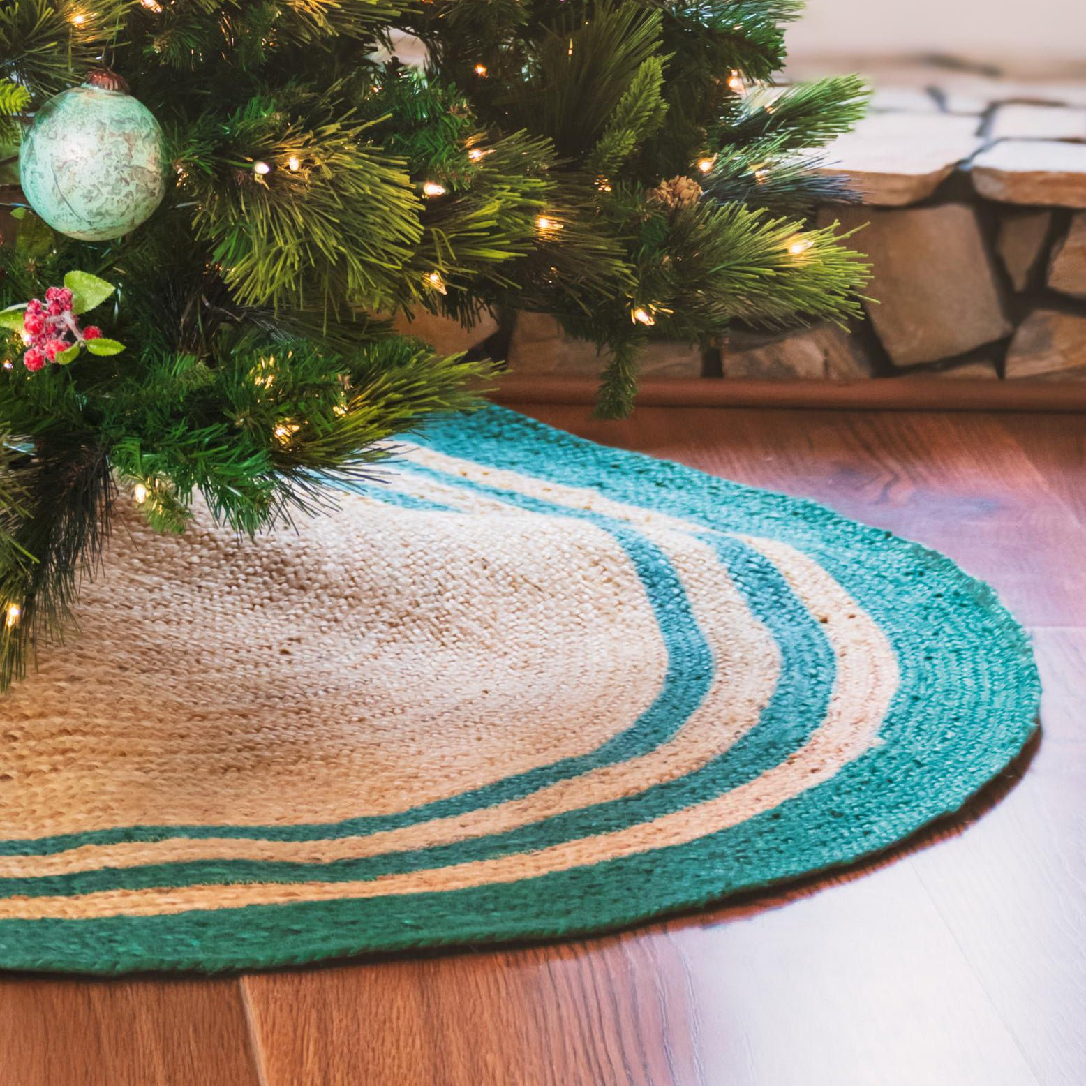 Christmas Tree Skirt, Round 2'2", Beige/Green