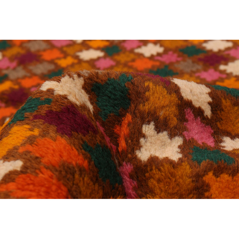 Tapis brun Akhjah 5 pi 11 po x 8 pi 0 po