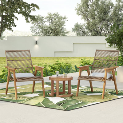 Ensemble de salon d'extérieur en bois d'acacia 3 pièces: 2 chaises longues en osier tissé avec coussins Cape + table d'appoint solide pour patio, terrasse, jardin, pelouse et jardin