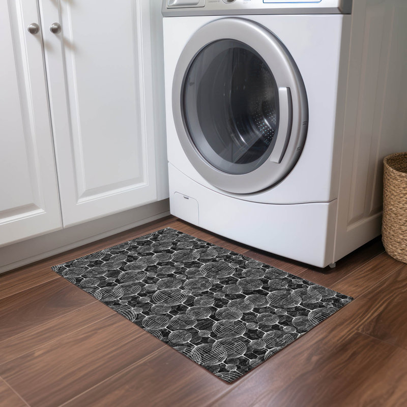 Mahaney Geometric Indoor Rug, Rectangle 1'8" x 2'6"