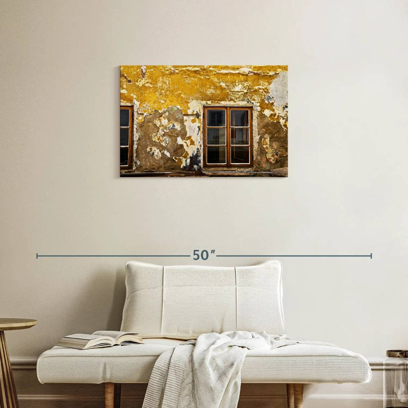Lilie fenêtre jaune mur craquelé, H 20 po x l 30 po