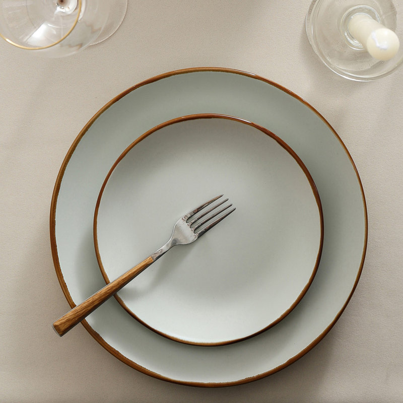 Light Green Ceramic 32-Piece Dinnerware Set with Metallic Band
