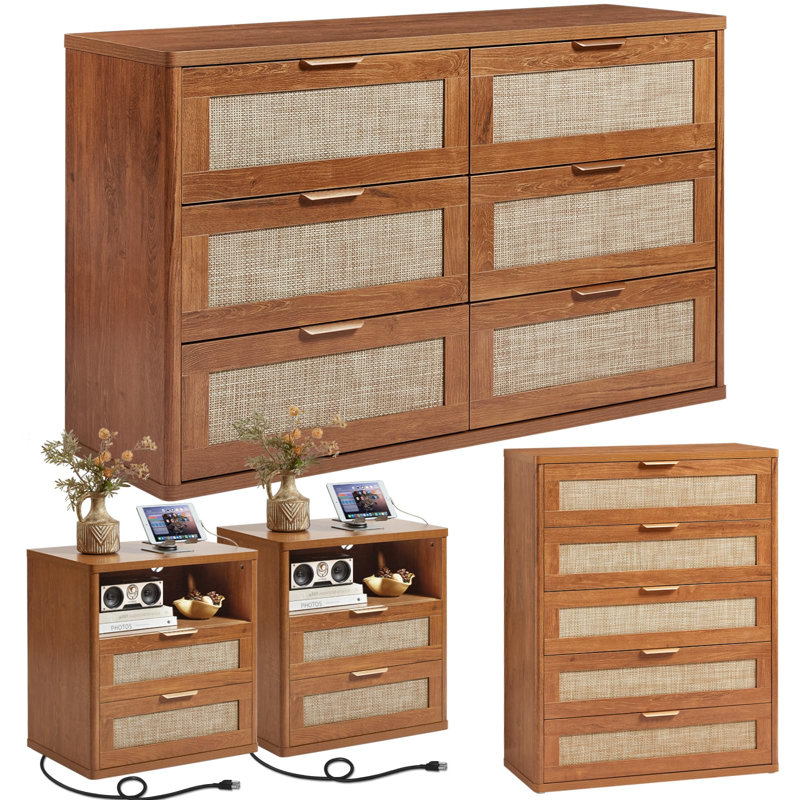 Ensemble de 4 meubles en rotin de style bohème : commode à 6 tiroirs, commode à 5 tiroirs et deux tables de chevet avec station de recharge.