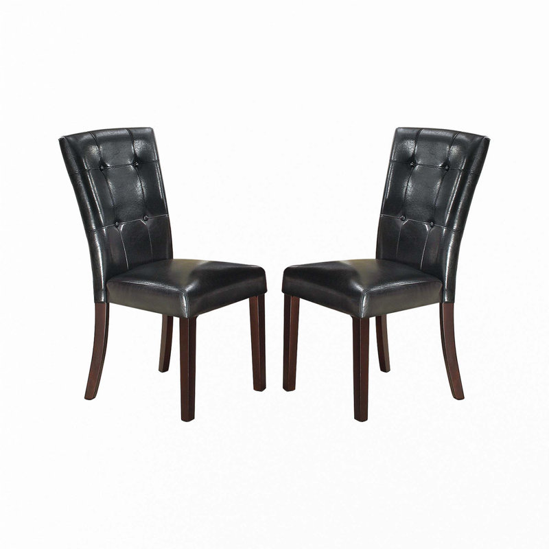 Chaise rembourrée en similicuir