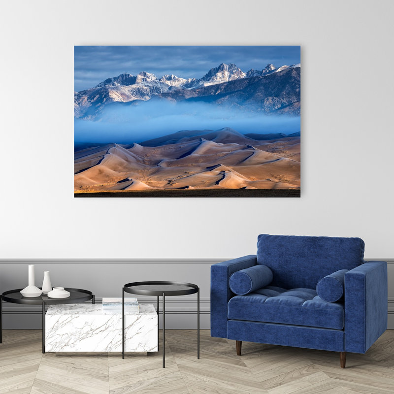 «Golden Dunes Misty Mountains Serene Tranquil Abstract Landscape Mountain», reproduction d'art murale, H 60 po x l 40 po