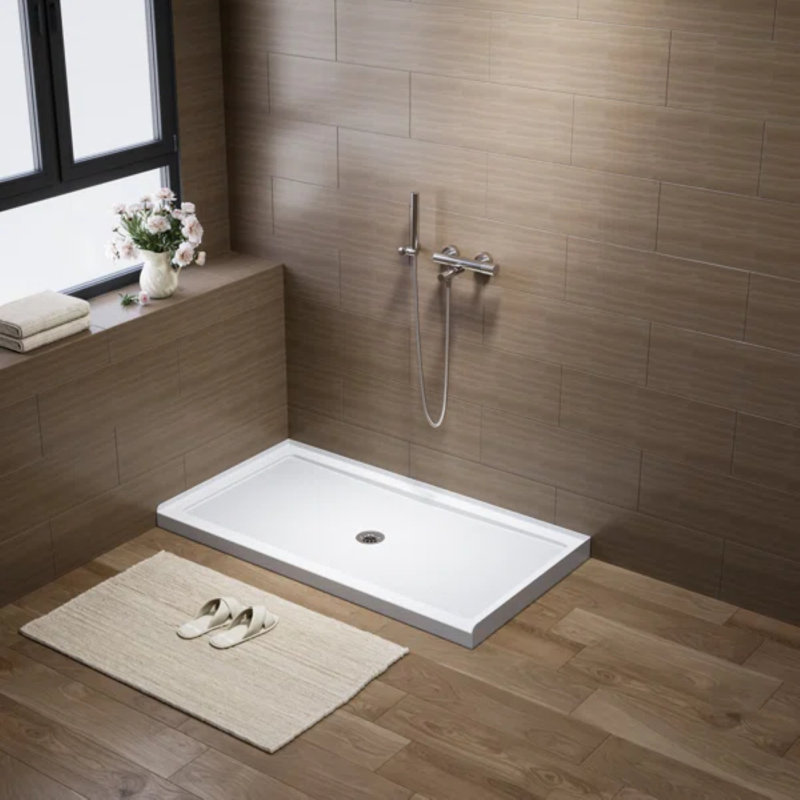Base de bac de douche en alcôve avec drain central l 60 po x P 32 po, Chrome, Centre