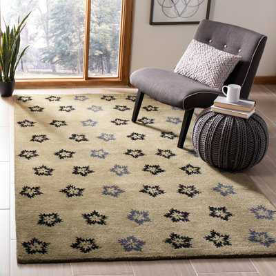 Soho Hand Tufted Wool Floral Rug