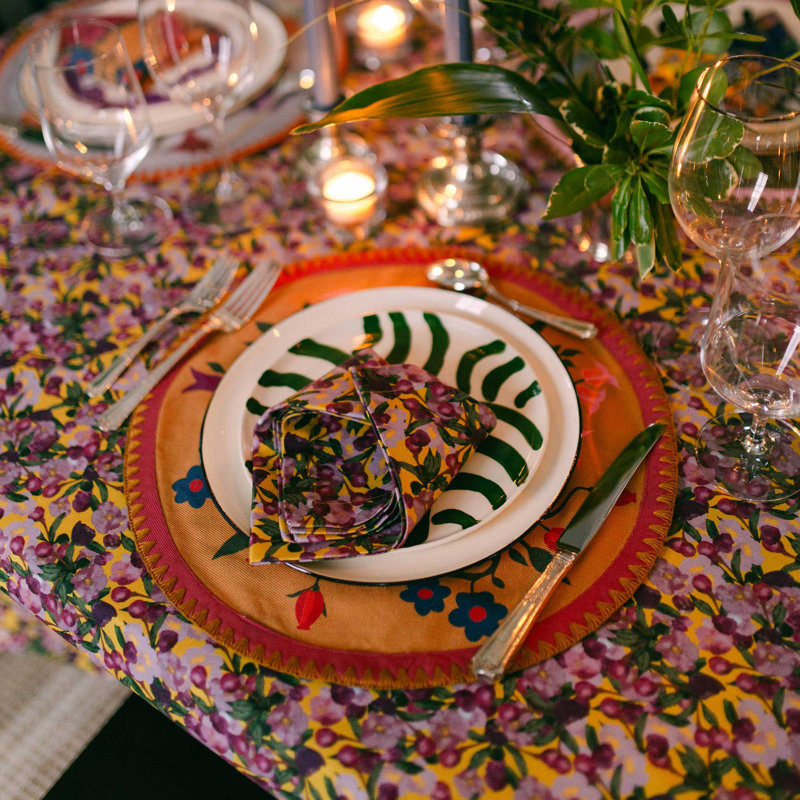 6 Napkins Romance is Dead, Yellow