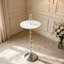 Table d'appoint ronde en aluminium argenté et marbre blanc avec base à piédestal, table d'appoint moderne Glam pour le salon et la chambre à coucher - 12 po de diamètre