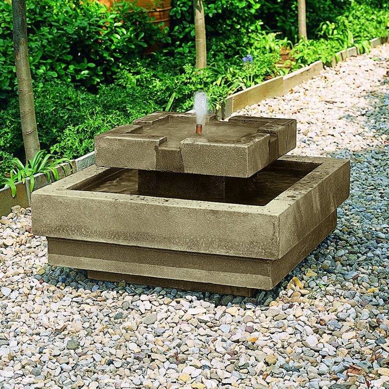 Fontaine en béton Escala, Mousse anglaise