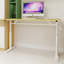 Bureau polyvalent réglable pour adultes et pour adultes, levage manuel idéal, bureau à la maison idéal, pieds de table blancs, bureau de couleur bois, structure à double colonne à hauteur de main fonctionnelle, conception simple-1703462847