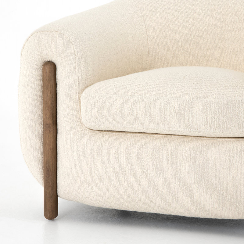 Fauteuil demi-tonneau en polyester Amaryllis, Kerbey Ivory Boucle