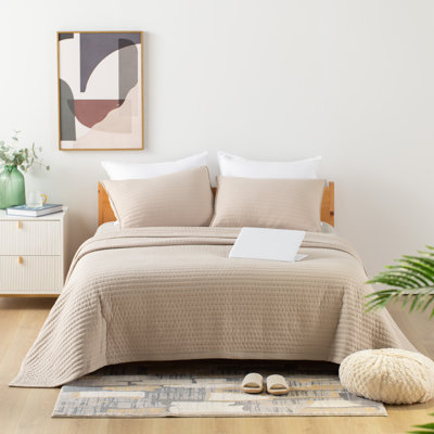 Microfiber Reversible 3 Piece Quilt Set + 2 Shams